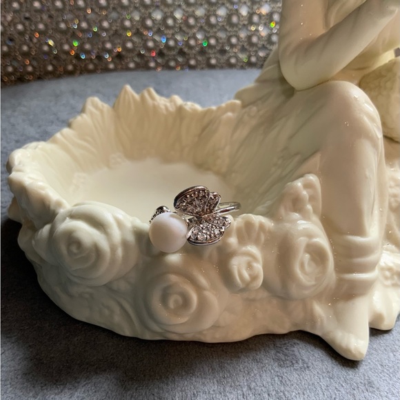 Beautiful .925 Ring - Picture 1 of 2